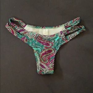 Cheeky swim suit bottom